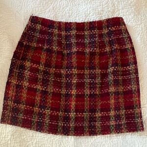 Ann Taylor magenta base, colorful mini skirt
Size 4